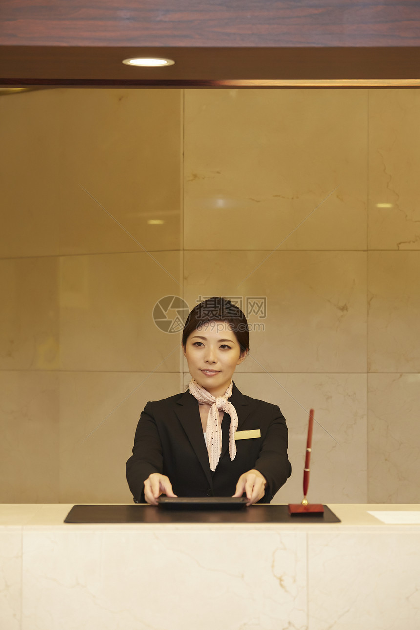 女白领女孩商务在酒店接待处工作的女人图片