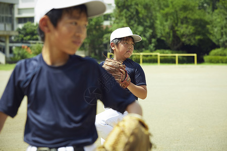 上半身新鲜抵抗练习少年棒球投球的孩子们图片