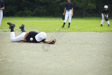 锻炼原野幼崽少年棒球练习比赛防守图片