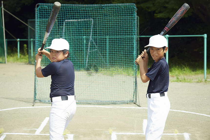 俱乐部活动制服训练练习击球棒球的孩子图片