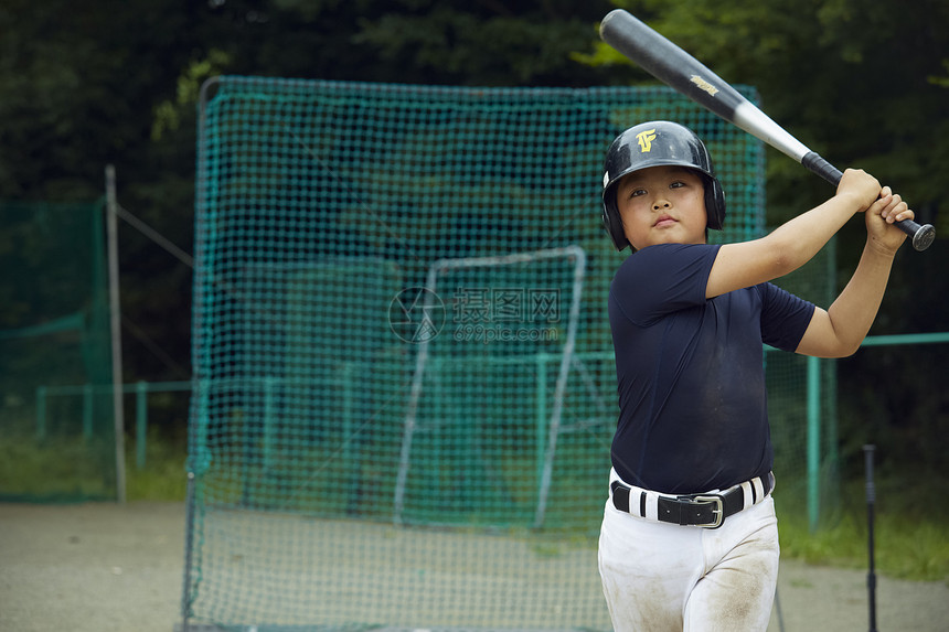 抵抗泡沫1人男孩棒球击球手画象图片