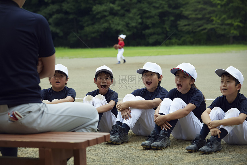 小朋友董事校园男孩棒球队会议图片