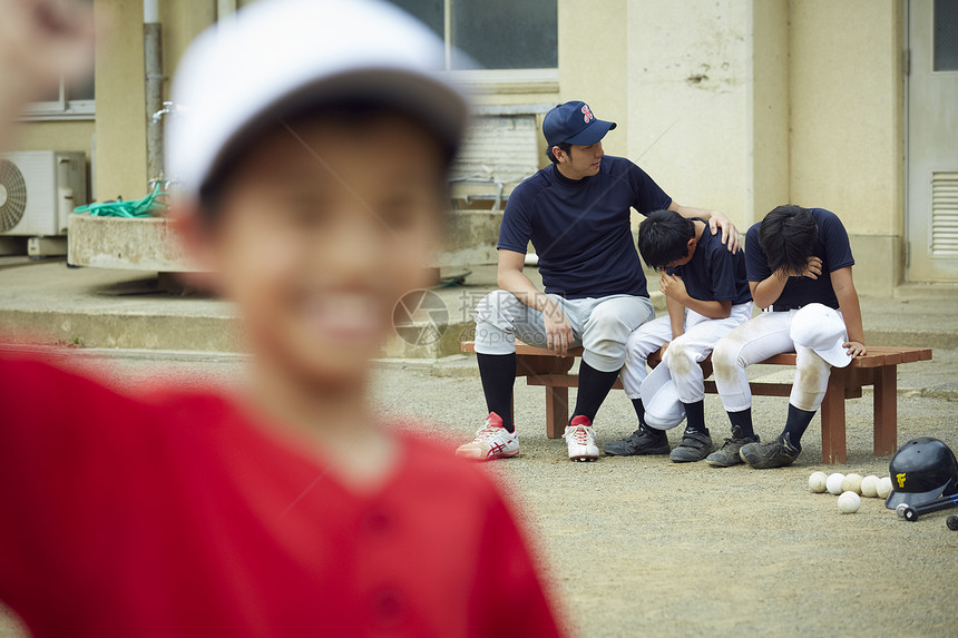 亏损夏回合男孩棒球令人失望图片