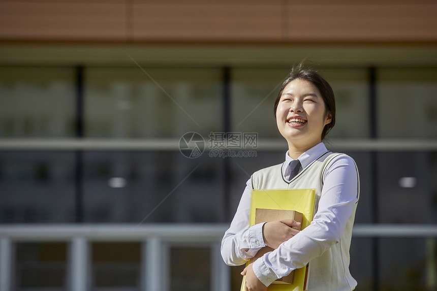 亚洲人表示毒蛇高中生学习书本图片