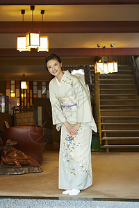 日本欢迎户内客栈的女主人图片