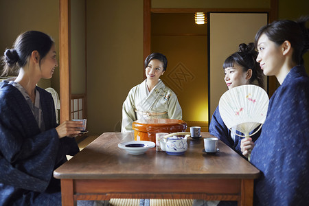 引导首席寄宿客栈的女主人图片