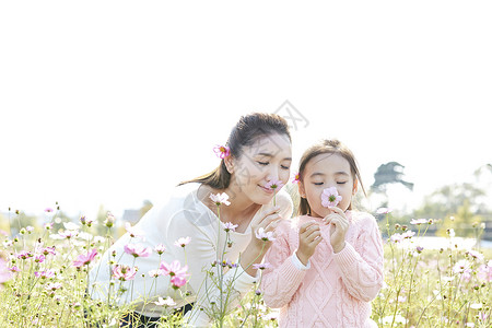 花丛里的母女图片