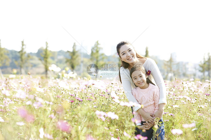 毒蛇女孩扣环母亲女儿公园图片