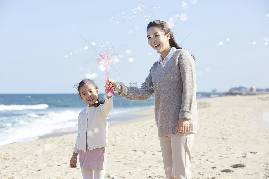 运动韩国调解母亲女儿旅行海洋图片
