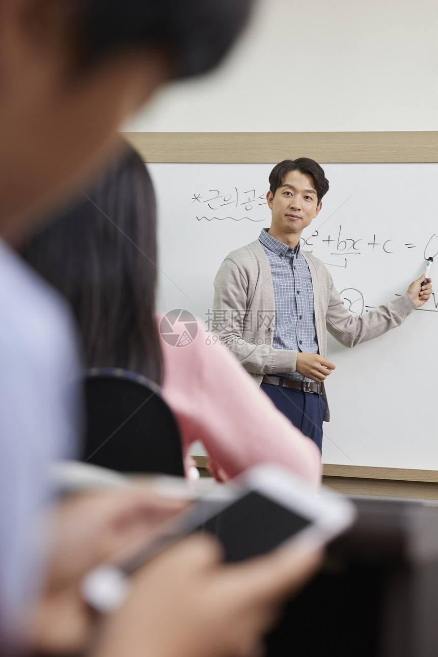 女生轮廓看门人学校老师学生手机图片