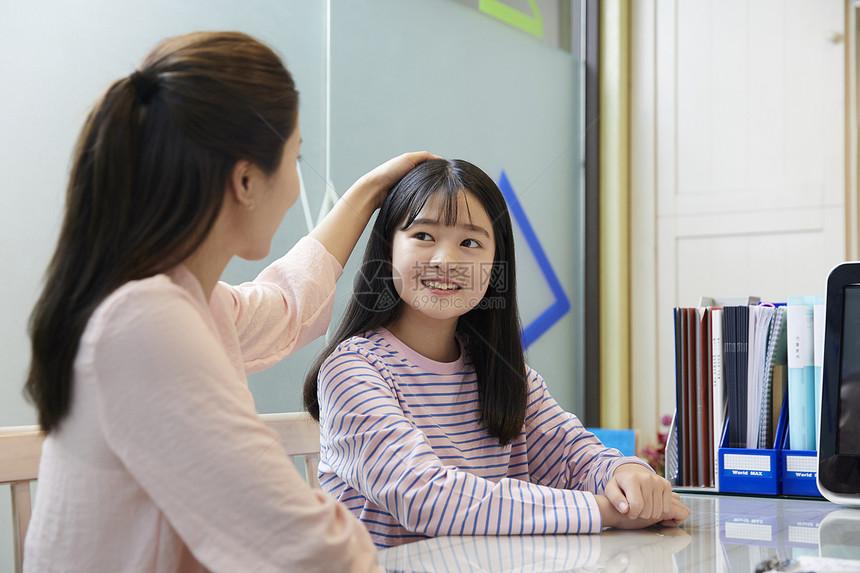 评价半身像迷笛妈妈学生孩子图片