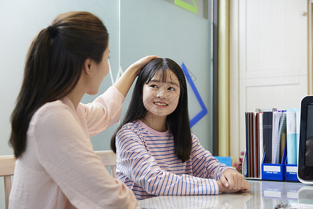 评价半身像迷笛妈妈学生孩子图片