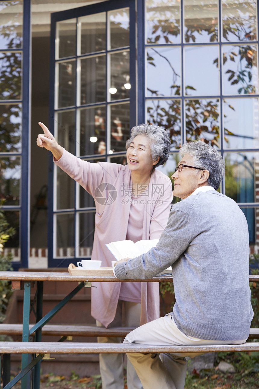 幸福快乐的老年生活图片