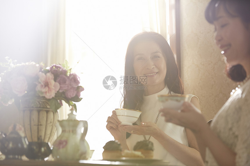 花亚洲人有趣优雅的下午茶时间图片