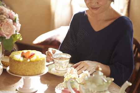 桌子茶杯幸福优雅的下午茶时间图片