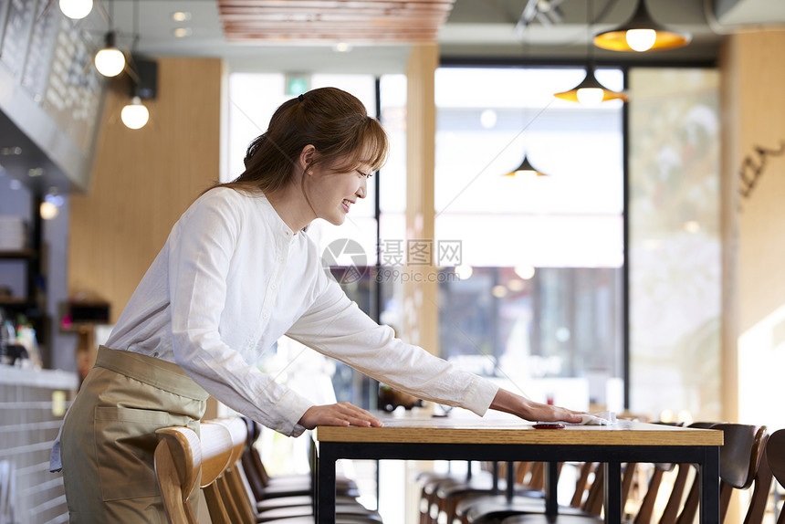 咖啡店女服务员形象图片