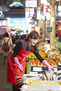 传统市场笑分庭律师女人商人市场图片