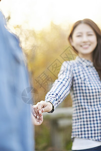 夫妇成人步行情人情侣约会图片