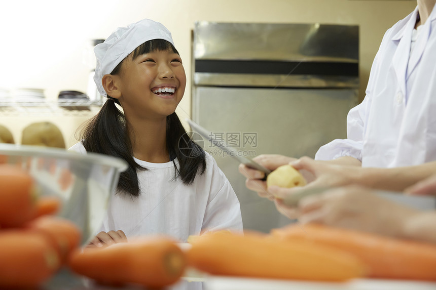 少女稻米快乐小学午餐图片