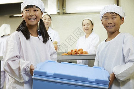 小孩制作雇员小学午餐图片