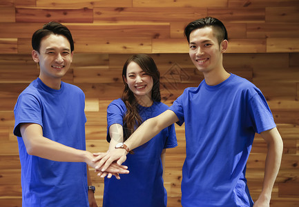 男人们企业亚洲团队合作的男人和女人图片