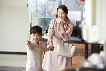 纸袋韩国人非常小妈妈儿子餐馆图片
