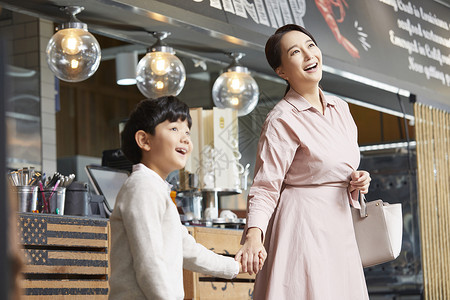 负责人幸福神谕妈妈儿子餐馆图片