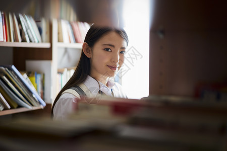 空白部分女士们学生妹图书馆里的学生图片