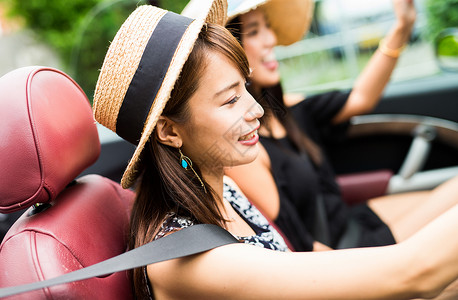 女国外旅游游览在冲绳旅行的妇女图片