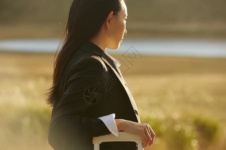 晚上酷漂亮女人图片