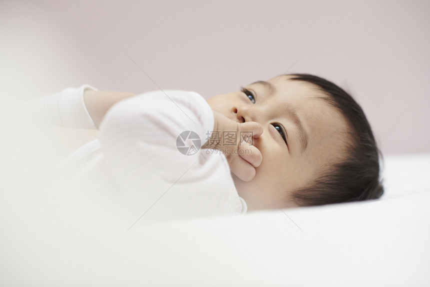 休息年轻人同心的婴儿男人可爱韩国人图片