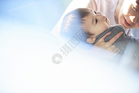 亚洲人文科硕士扣环妈妈儿子婴儿汽车座椅韩语图片