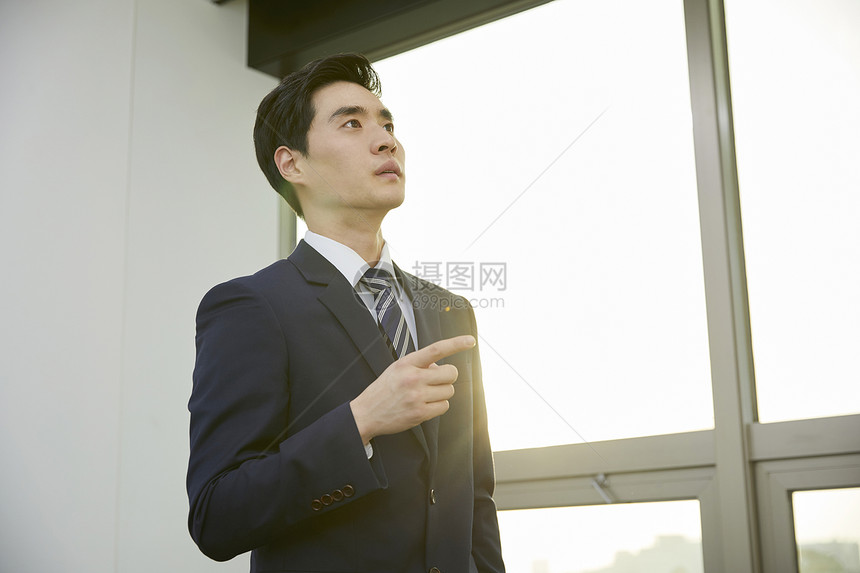 职业的阳光看门人商人办公室韩国人图片