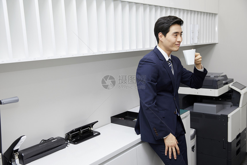 强烈的感情亚洲人咖啡商人办公室韩国人图片