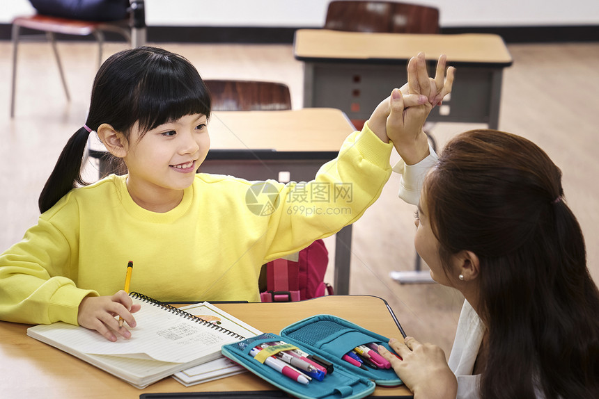 神谕成年女子分庭律师小学生老师韩国人图片