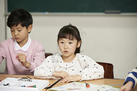 卡塔米特亚洲人近距离小学生儿童韩国人图片