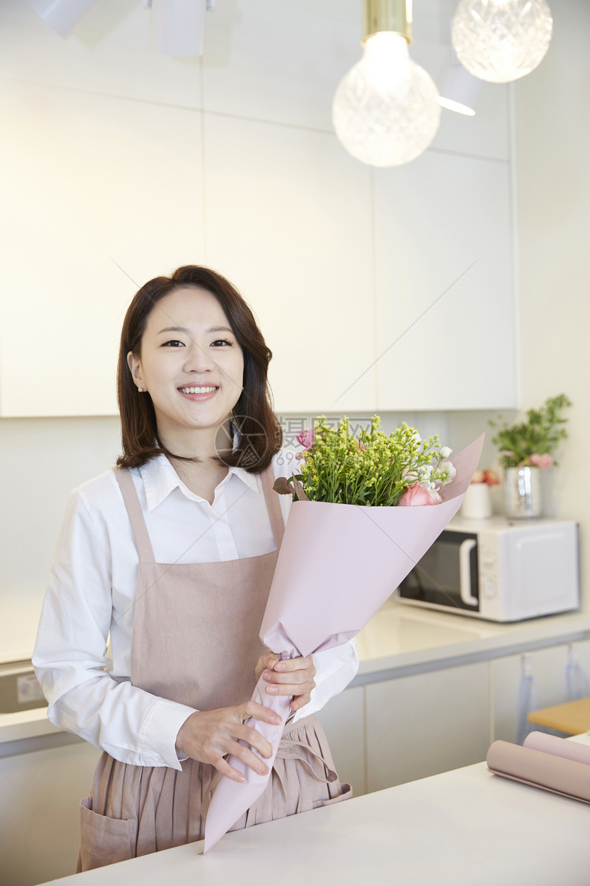 幸福就职典礼非常小花店年轻女子韩国人图片