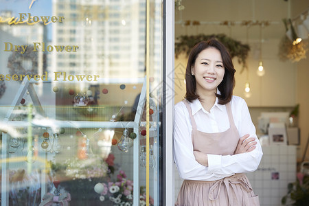 幸福成年女子商店花店年轻女子韩国人图片