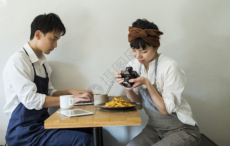 员工女生亚洲嫁给了一家咖啡馆的食品企业图片