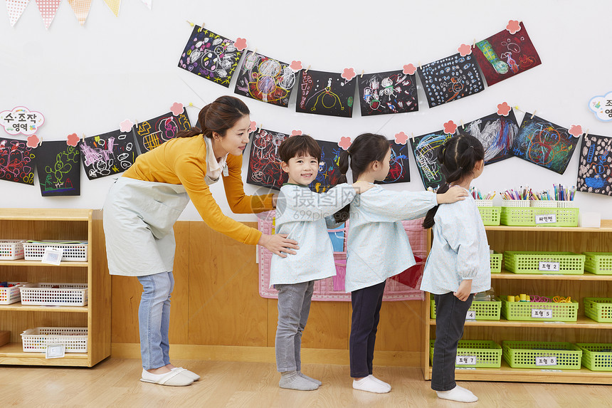 表示非常小煽动幼儿园孩子老师韩语图片