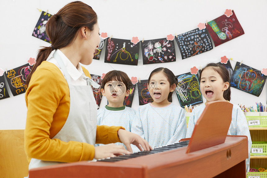 评价韩国卡塔米特幼儿园孩子老师韩语图片