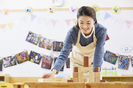 幼儿园老师形象图片