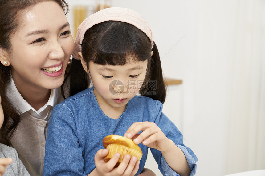 幸福评价迷笛烹饪母亲女儿韩国人图片