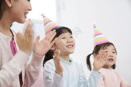 分钟成年女子庆典住房生活家庭母亲女儿韩国人图片