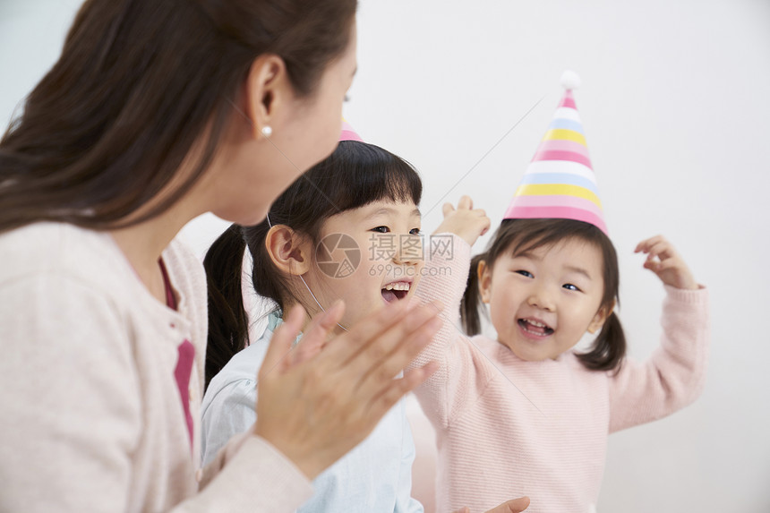 母亲给女儿过生日图片