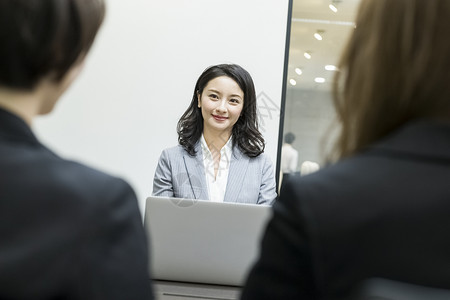 提出申请职场商务女性面试形象背景