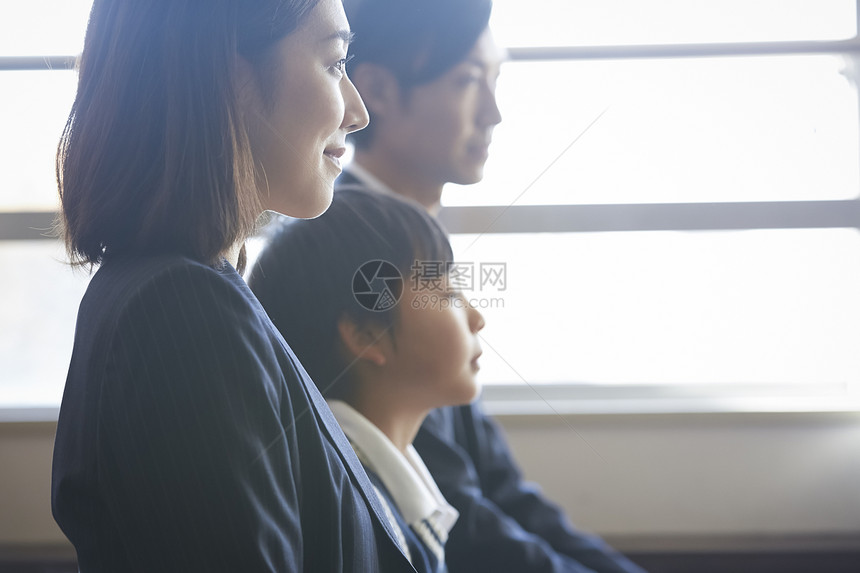 小朋友参加幼儿园入学面试图片