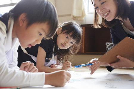 认真学习的儿童背景图片