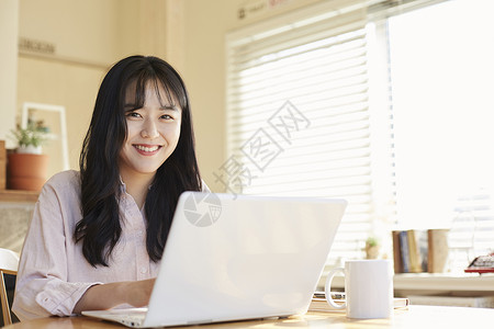 快乐椅子微笑生活咖啡馆大学生韩语图片