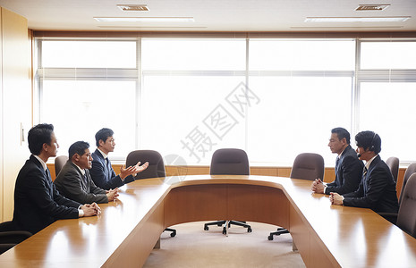 空白部分会议室男子商人会议图片